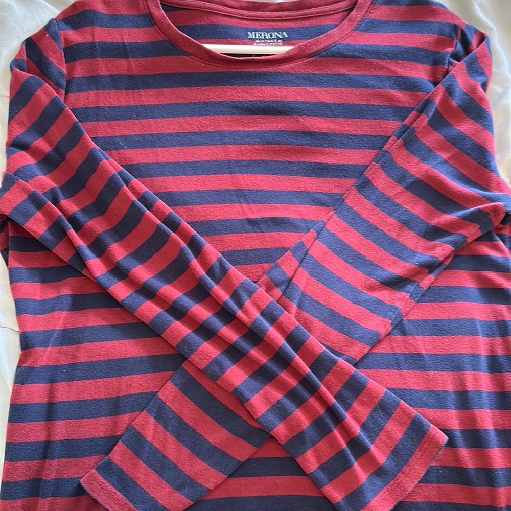 Long Sleeve Red and Navy Shirt! size: XXL